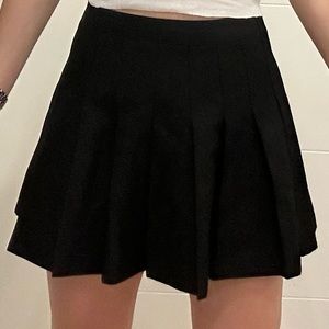 Forever21 black pleated skirt